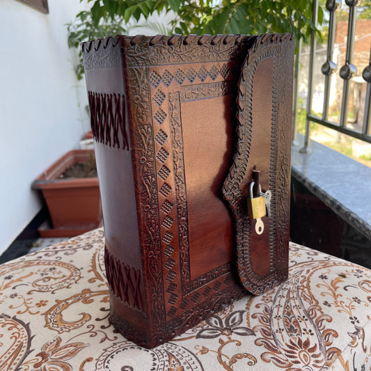 Handmade Journal With Lock And Key, Personalized Diary With Lock And Key - 600 Unlined- Lined Pages